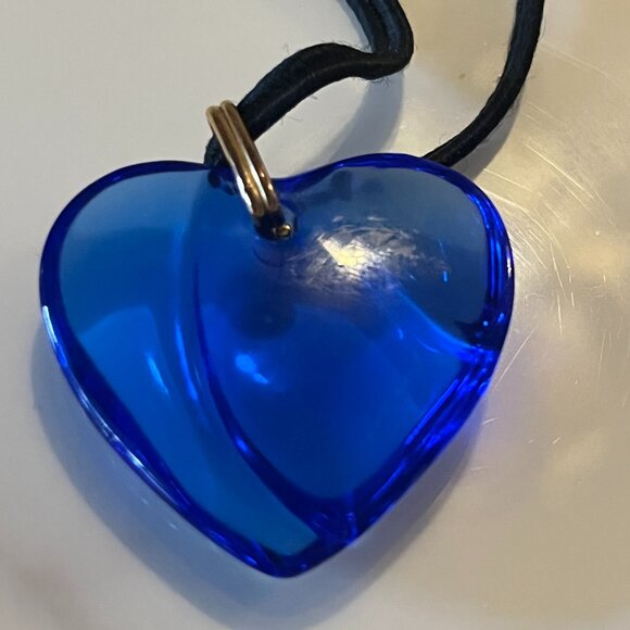 Baccarat Blue Heart Crystal Pendant - Retired Design - Picture 5 of 6